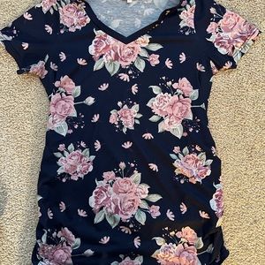 Short sleeve floral maternity shirt